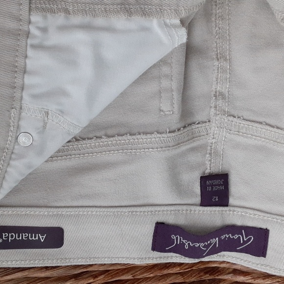 Gloria Vanderbilt jeans size 12 - Picture 2 of 5